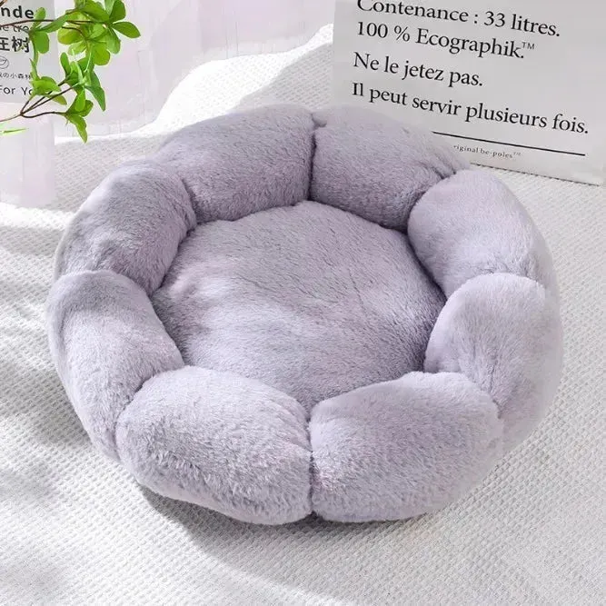 Comfortable Flower-Shaped Pet Bed for Cats and Dogs