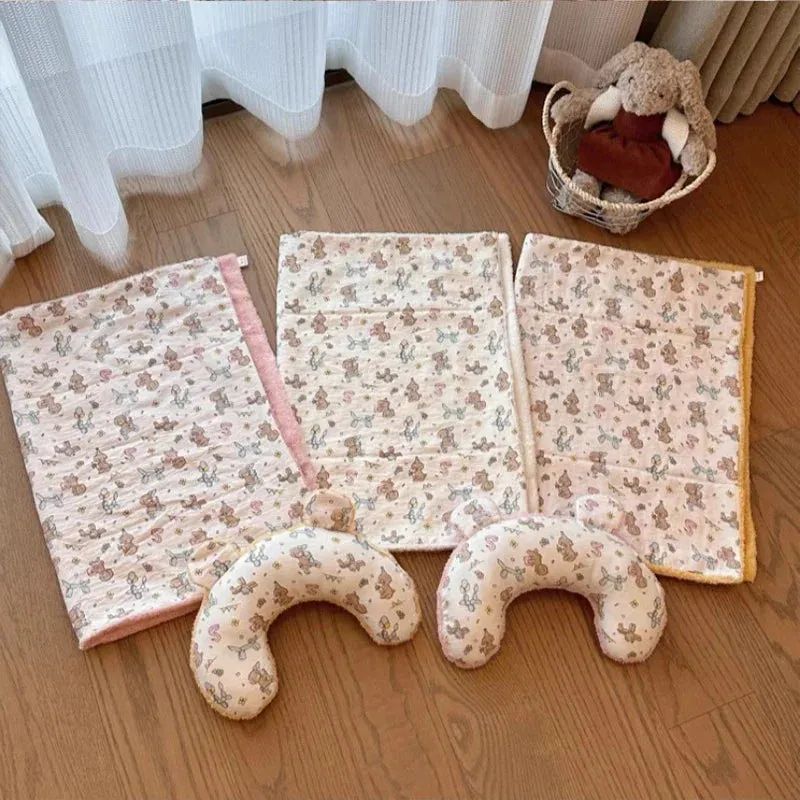 Cozy Coral Fleece Dog Blanket - Perfect for All Seasons