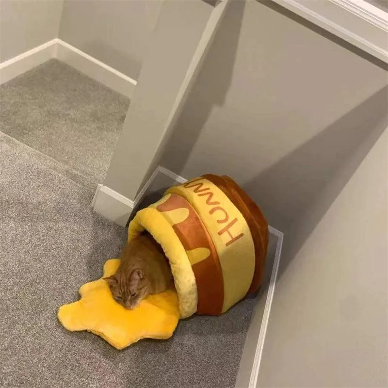 Hunny Jar Cozy Cat Bed